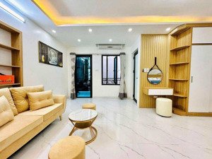 cần bán nhà mới đẹp ở luôn phố minh khai gần time city: 50m 5t thang máy hơn 8tỷ
