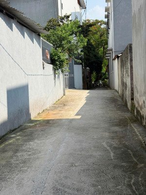 mảnh đất 3 mặt đường, diện tích 80m ô tô đỗ cửa tại trung tâm hành chính mới.