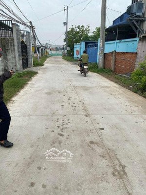 nền đất ngay sát chợ chiều, đức hòa đông, 5x12 (60m2), đường ô tô giá ngộp 680tr, phù hợp xây nhà