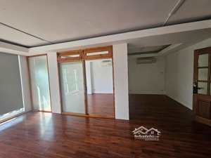cho thuê văn phòng mặt tiền đường phan xích long quận phú nhuận dt 50m2 giá 17 triệu /tháng