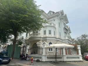 biệt thự cityland garden hill , căn lớn nhất , đẹp nhất dự án 305m2 góc 2 mặt tiền giá 79 tỷ
