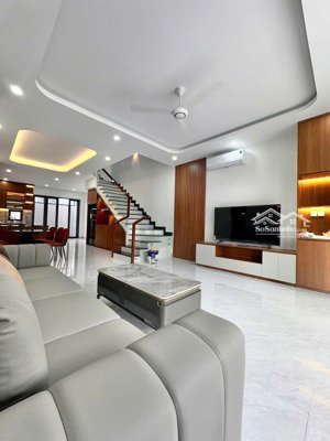 cho thuê nhà nguyên căn 3 phòng ngủ gói 8 mỹ gia the capella