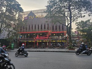 mặt bằng kinh doanh cho thuê 800m², mt 10m bạch mai giá 150tr hợp ngân hàng, spa,cafe,nhà hàng...