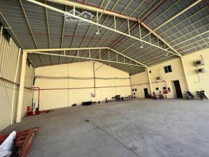 cho thuê kho xưởng bình chánh. dt 3.600m2, xưởng 1.700m2. hệ thống pccc tự động