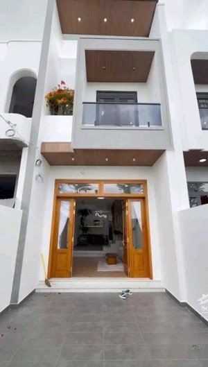 chính chủ bán nhà. đ.ôtô ngô gia tự - p.4 - q.10, giá 3tỷ320/63,5m2, cho thuê 22tr, gần chợ an đông