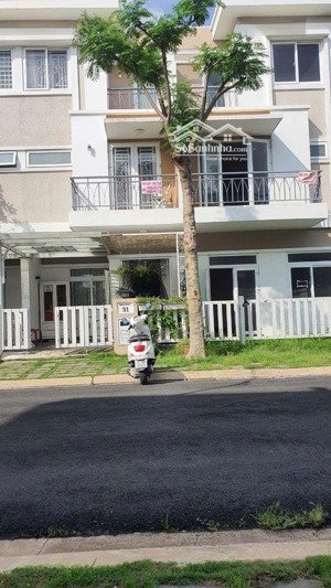nhà 3 tầng kdc cao cấp phong phú 4 quốc lộ 50, giá 7,4 tỷ gần đường dẫn cao tốc long thành bến lức