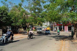 bán đất lô gốc đông thủ thiêm 214.1 m2 lh chính chu sam