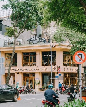 đỉnh! nhận diện lô góc đẹp nhất phố nguyễn chí thanh. diện tích 120m x 2 tầng. showroom, thời trang
