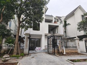 biệt thự khu đô thị việt hưng 240triệu/m2 còn thương lượng