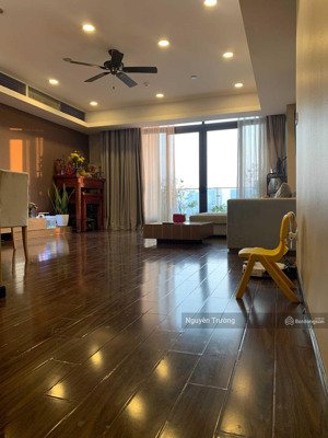 bán gấp căn hộ 133m2, 3pn, cửa nam, ban công bắc, full đồ, cc dolphin plaza. giá 56 tr/m2