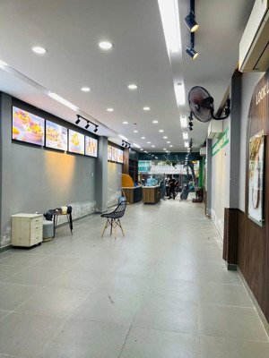 quận 7 - vị trí kim cương mặt tiền lý phục man - kinh doanh đa ngành nghề - 3 tầng