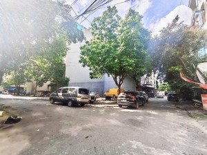 cc bán đất dịch vụ lô góc xa la 100m,2 mặt tiền hơn 20 tỷ