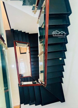 chính chủ bán gấp nhà mặt tiền, cụm thái thuận, góc nguyễn quý đức. dt(5x20). 4 tầng. chỉ 24 tỷ