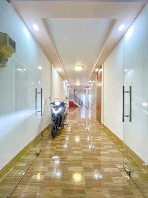 nhà lầu số 176 mặt tiền trần phú, vị trí đẹp & sung túc
