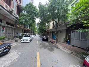 chính chủ bán nhà 5 tầng diện tích 40m2 mặt tiền 4.5m mặt phố lý thường kiệt hà đông giá 13.6 tỷ