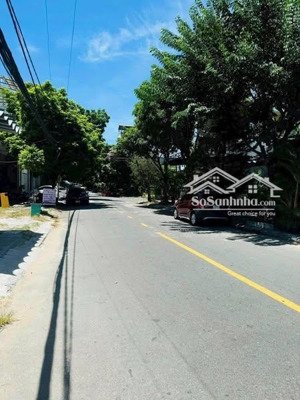 cần bán gấp lô đất mt phước lý 11-giá rẻ nhất khu vực .