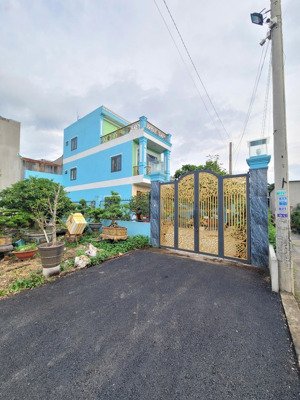 bán nhà 1 trệt 2 lầu hoàn công ngay hội trường đông hòa p.đông hòa tp.dĩ an