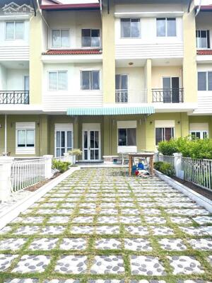 Cho thuê nhà tại khu biệt thự Oasis phường An Phú, Thuận An, Bình Dương