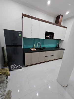 cho thuê nhà ngõ bà triệu: 50m2 + lửng, full đồ có máy giặt, chia 2 ngủ, gần mặt phố. giá: 10tr
