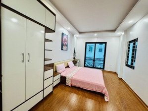 chính chủ bán nhà 40m2 x 5 tầng, mt 3,2m, ngõ ô tô phố hoàng quốc việt, nghĩa tân. 7,85 tỷ