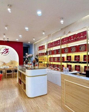 cho thuê góc 2 mặt tiền ngay vạn hạnh mal
