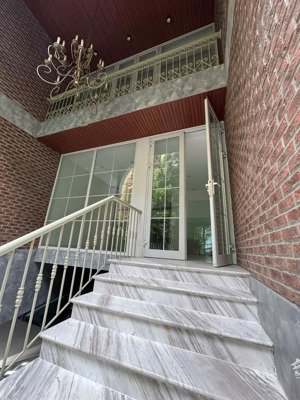 cho thuê mặt bằng kinh doanh hot - 100m2 mới xây phố đội cấn, ba đình