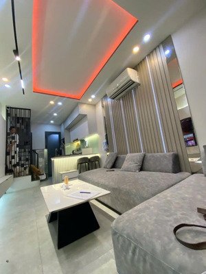 cho thuê nhà đẹp hẻm vip phạm viết chánh, quận 1 full nội thất cao cấp,giá 1.200 usd/tháng