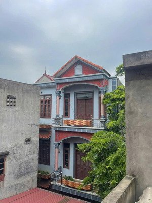 bán nhà 3 tầng tại kp đại đình đồng kỵ từ sơn bắc ninh , giá hơn 2tỷ