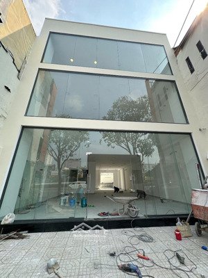 cho thuê toà nhà mới xây mặt tiền điện biên phủ p21 quận bình thạnh.