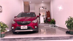 nhà xây mới không ở đến cần bán gấp , đường nguyễn văn cừ , long biên