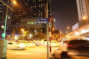 gia đình tôi bán nhà trần duy hưng, cầu giấy 30m2 x 5 tầng mt 4m - đối diện vinhome, bigc