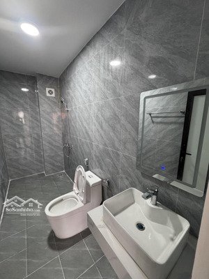 bán nhà bát khối 51.2m2 5 tầng ô tô 7 chỗ ngủ trong nhà 7.5 tỷ thang máy, nhà mới xây