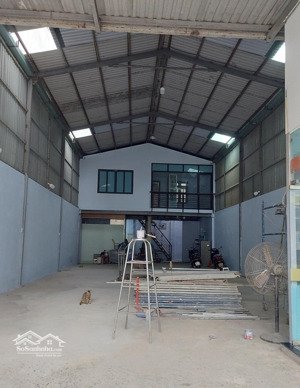 cho thuê kho, xưởng sản xuất 280m2, có sẵn văn phòng làm việc kế aeon tân phú