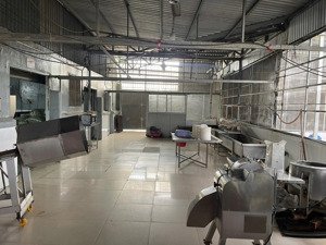 bán nhà xưởng đẹp cách đường tình lộ 15 500m vị trí đẹp hiện đang làm nhà xưởng