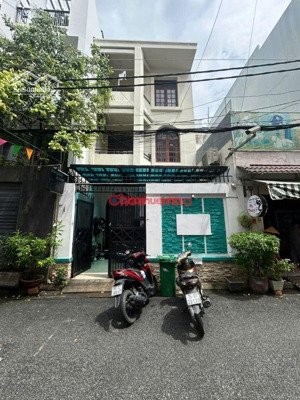 cho thuê nhà đường huỳnh văn bánh p.13 phú nhuận_ngang 6m dài 16m_trệt 2 lầu_giá 30tr/th