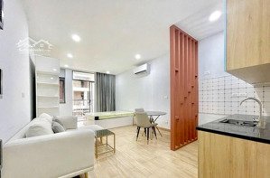 cho thuê căn hộ chung cư studio ban công rộng 45m2 full nội thất_máy giặt riêng_toà nhà thang máy