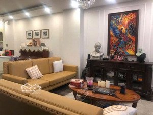 chính chủ. bán biệt thự kdc sadeco ven sông, có thang máy, giá chủ báo tốt, lh e dương hỗ trợ ạ