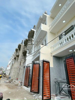 nhà phố phường long bình tân, tp biên hoà siêu đẹp, thiết kế tân cổ điển 1 trệt 2 lầu, 4 pn
