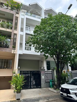 bán nhà khu him lam kênh tẻ diện tích 5x20m. 1 hầm 1 trệt, 3 lầu, sân thượng