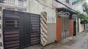 cực hiếm nhà dân xây - kỹ sư thiết kế - 4 mặt thoáng - ô tô đỗ cửa - vào nếu sửa lại cửa - gần phố