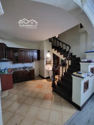 bán nhà 3 tầng lô góc mặt phố cự lộc, thanh xuân, hn.dt 78m2 giá 23 tỷ có ra lộc, oto ngủ trong nha