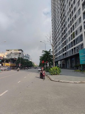 bán nhà phố thành trung, gia lâm, dt 85m2, 4 tầng, mt 5m, đường 22m, vỉa hè 5m, kinh doanh tấp nập