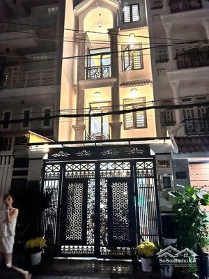 cô nga về quê bán nhà tôn thất đạm-bến nghé-q1, gần trường cao đẳng kỹ thuật cao thắng. 4tỷ390/81m2