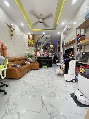cực hiếm! nhà phố liễu giai, dân xây ở ngay, cách ô tô 30m, ngõ nông, dt 43m2 * 5 tầng