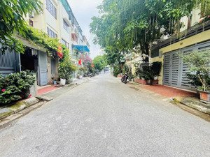bán nhà liền kề ô tô tránh đỗ xe cả ngày hoàng văn thái dt: 75m2 x 5 tầng mt : 5m chào giá 26 tỷ