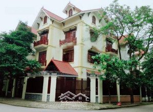 cho thuê biệt thự đẹp tại đtm dịch vọng, 75 triệu, 155m2,lô góc