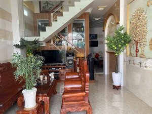 bán gấp nhà 5 tầng ngay chợ bà chiểu 40m2 ngang hơn 4 - 5pn - chỉ 5ty1