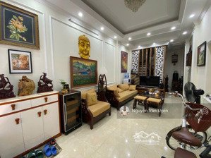 nhà đẹp 34m2 x 6 tầng x 4,5 mt, hồ tùng mậu , cầu giấy.nhà cực đẹp dân xây, 2 thoáng, ôtô đậu cửa