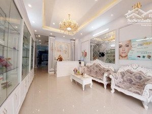 cho thuê nhà mặt phố 150m² x 9 tầng mặt tiền 6m vị trí trung tâm nhất phố bà triệu 