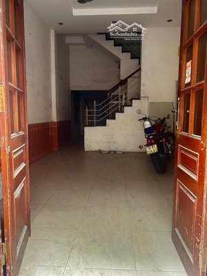 bán nhà hoàng quốc việt_ phân lô ô tô tránh, vỉa hè_gần phố_ngõ thông ô bàn cờ_41m2_16.7 tỷ